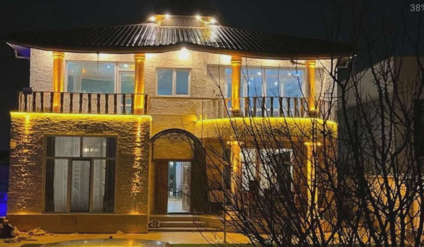 استخردار آبگرم عمارت هوتارو