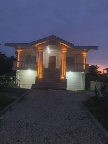 عمارت سفید