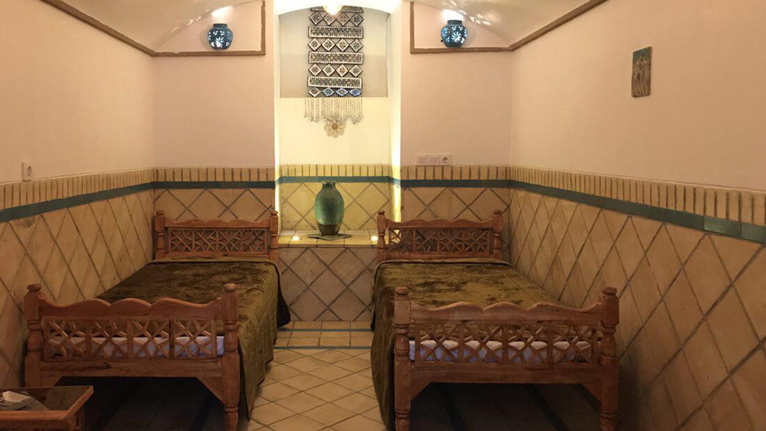 اقامتگاه بومگردی کیان مهریز اتاق دو تخته تویین