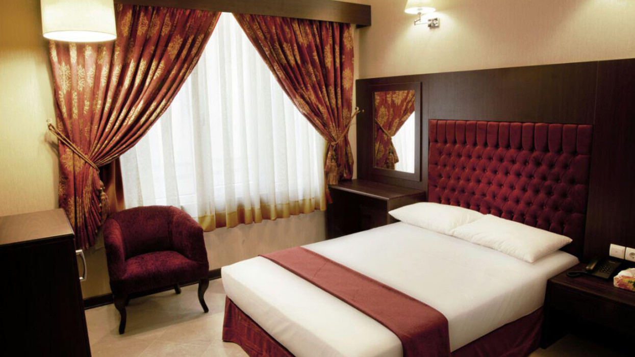 هتل صادقیه قم اتاق دو تخته دابل