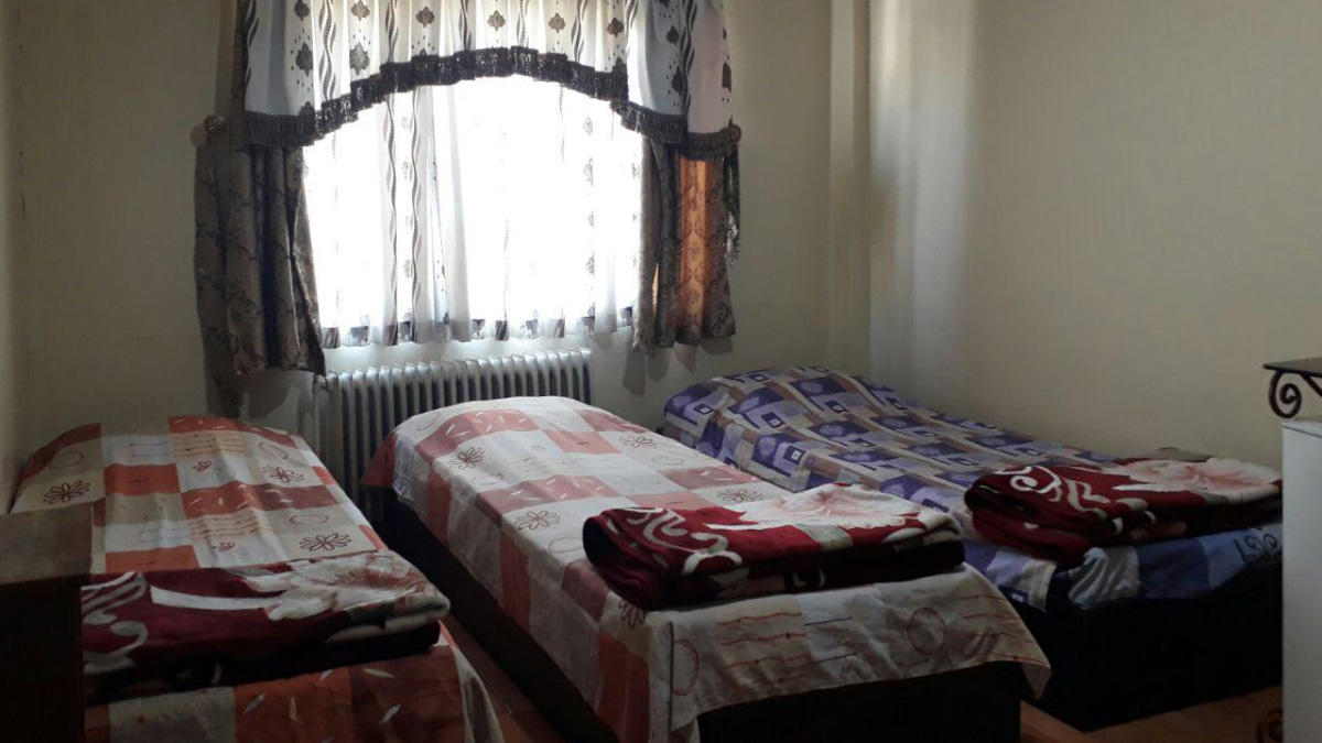 مهمانسرای بهارستان تهران اتاق سه تخته مهمانسرای بهارستان تهران اتاق سه تخته