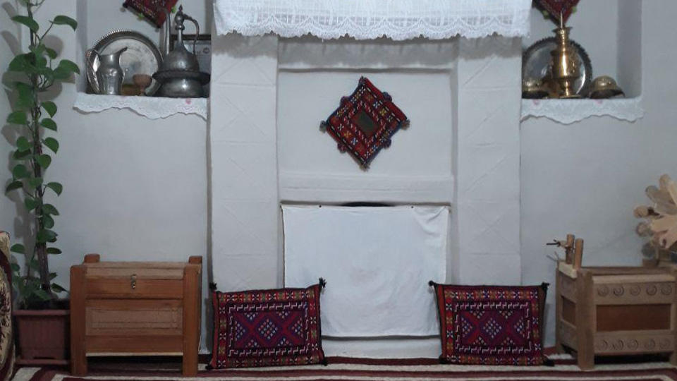 اقامتگاه سنتی سورت ساری فضای داخلی اتاق ها 1 اقامتگاه سنتی سورت ساری فضای داخلی اتاق ها 1