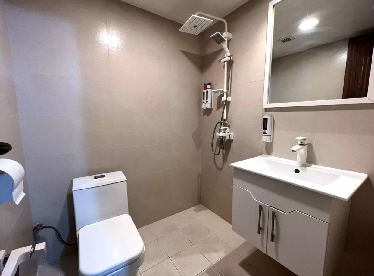 هتل آریانا شیراز سرویس بهداشتی اتاق‌ها