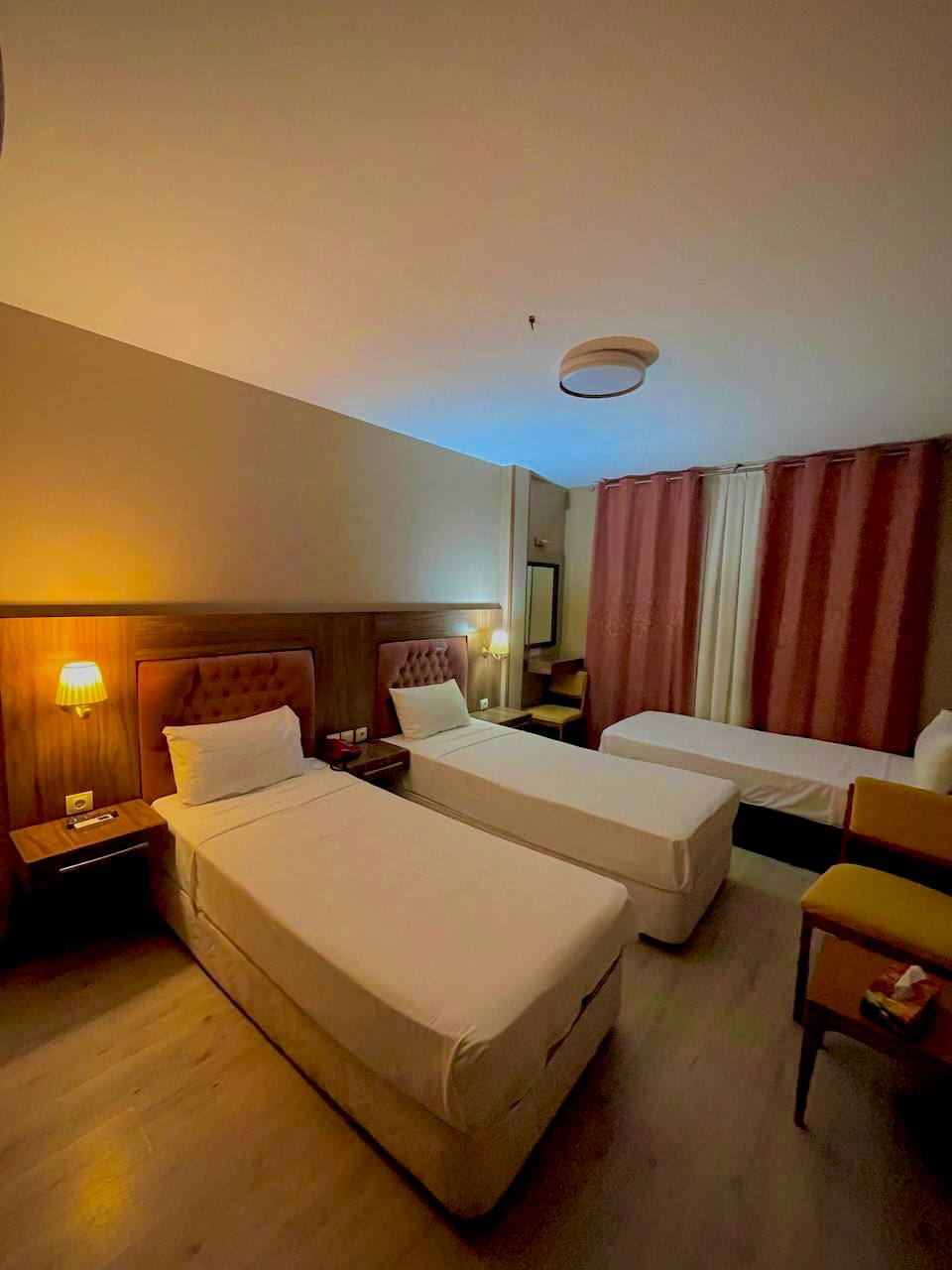 هتل آریانا شیراز اتاق سه تخته