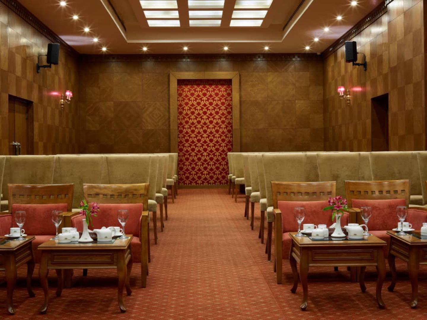 هتل زندیه شیراز فضای داخلی هتل