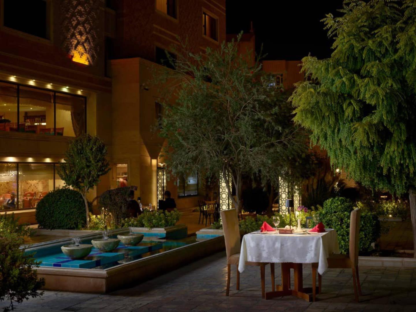 هتل زندیه شیراز فضای داخلی هتل