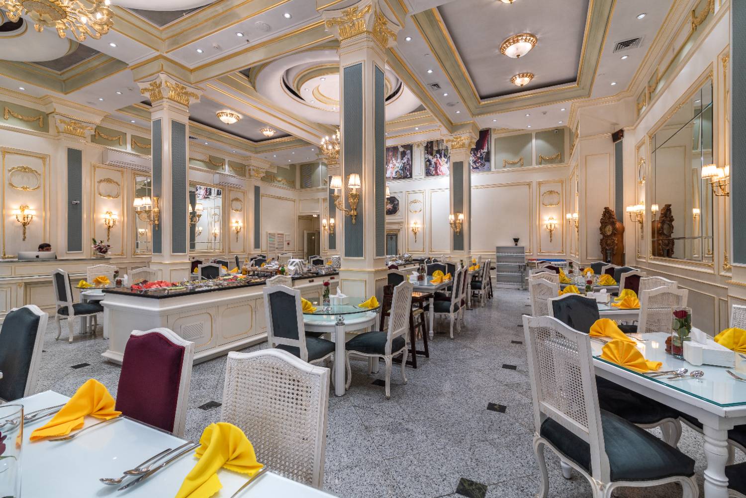 Ghasr International Hotel