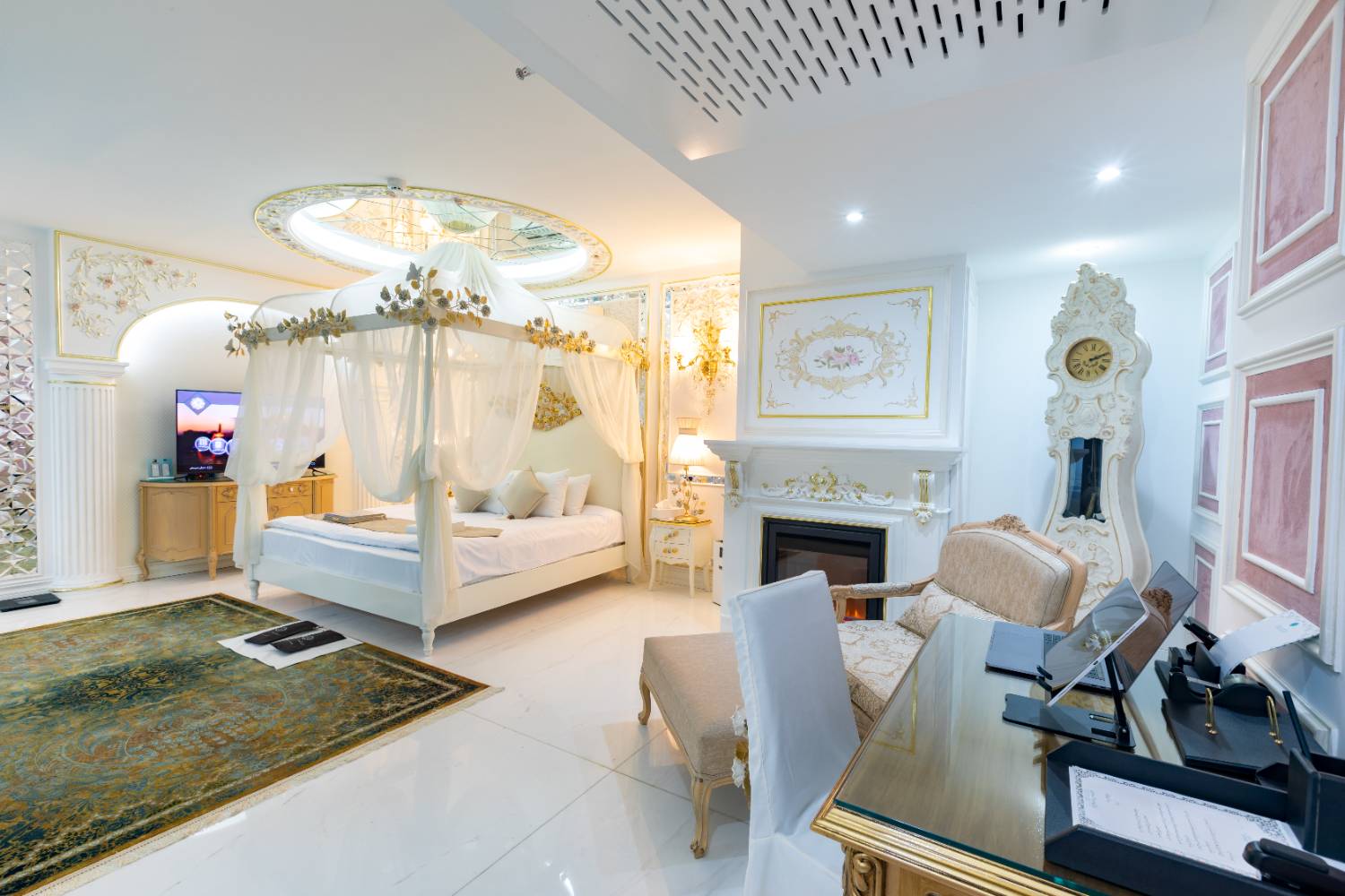Ghasr International Hotel