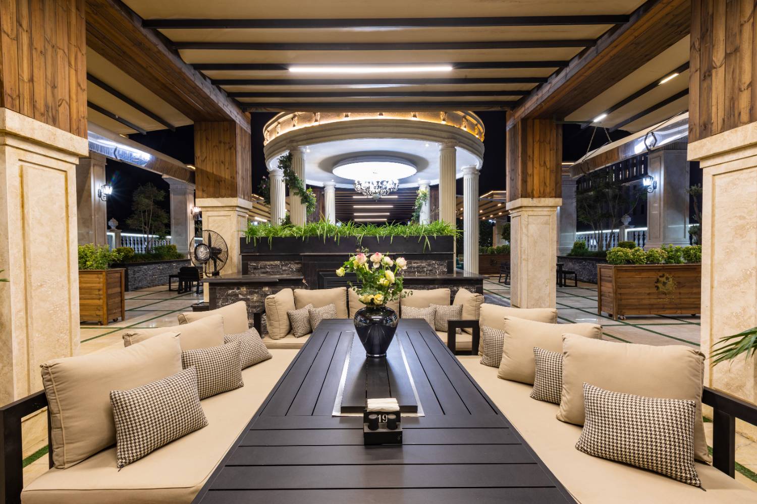 Ghasr International Hotel