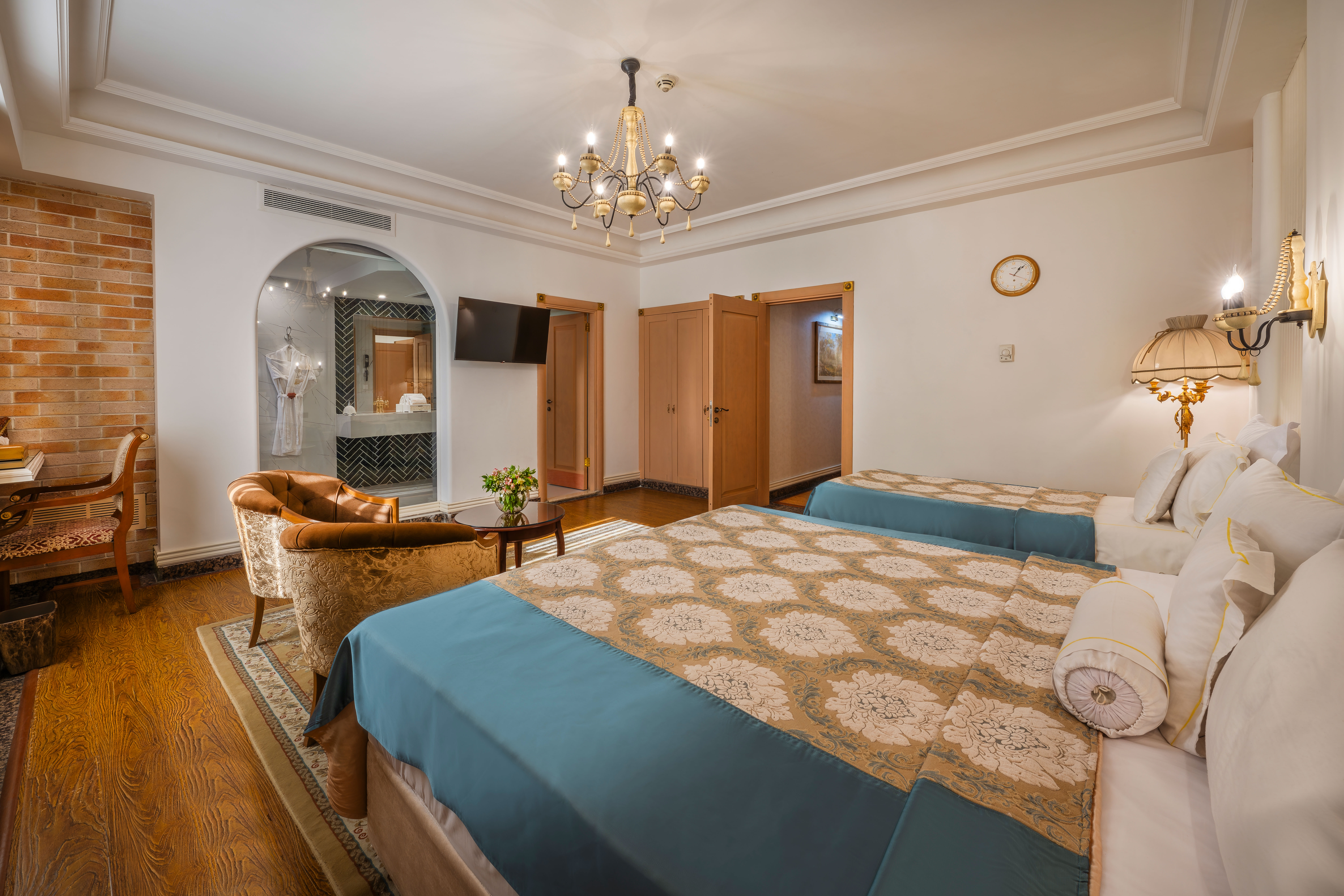 Golden Palace Hotel