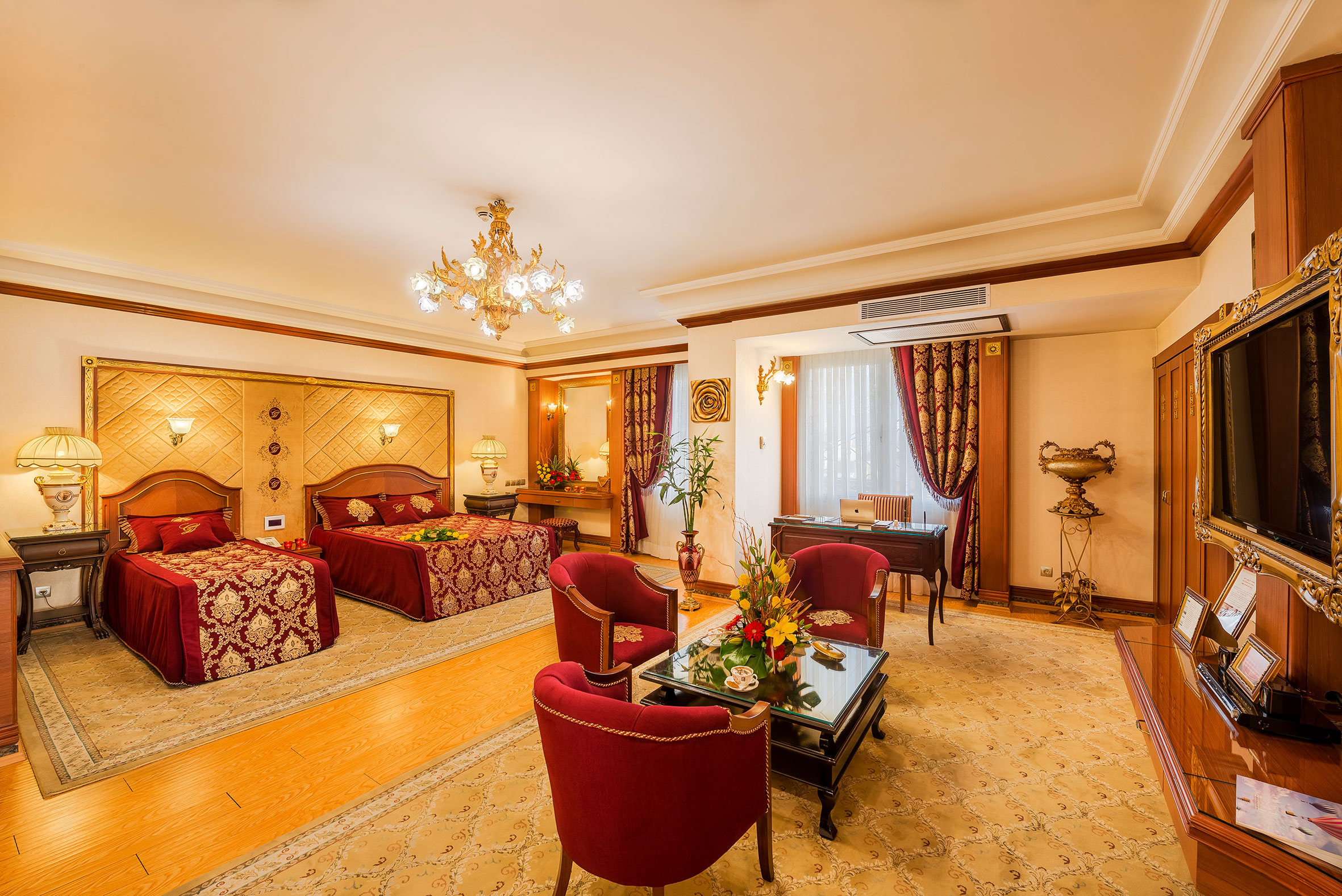 Golden Palace Hotel