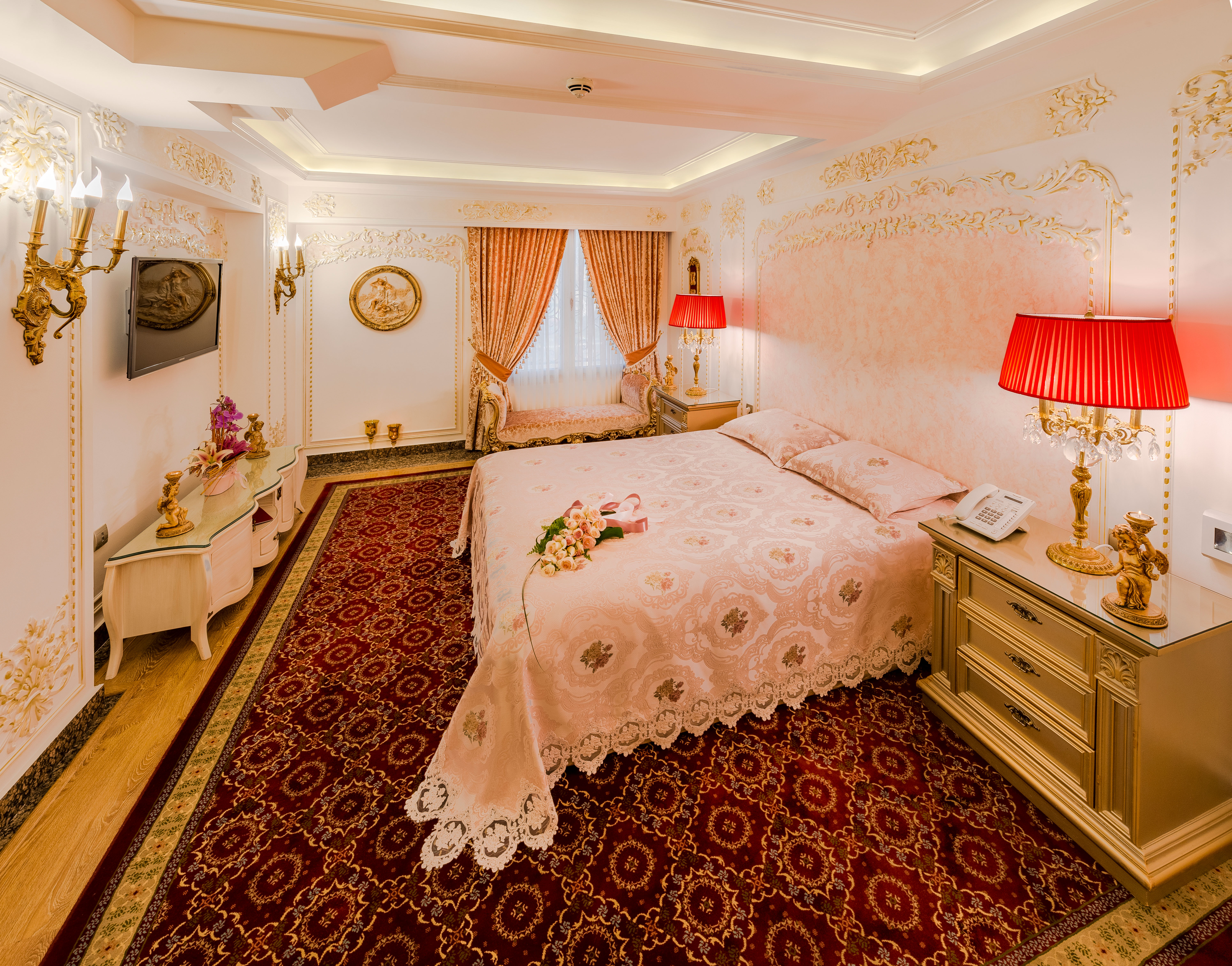 Golden Palace Hotel