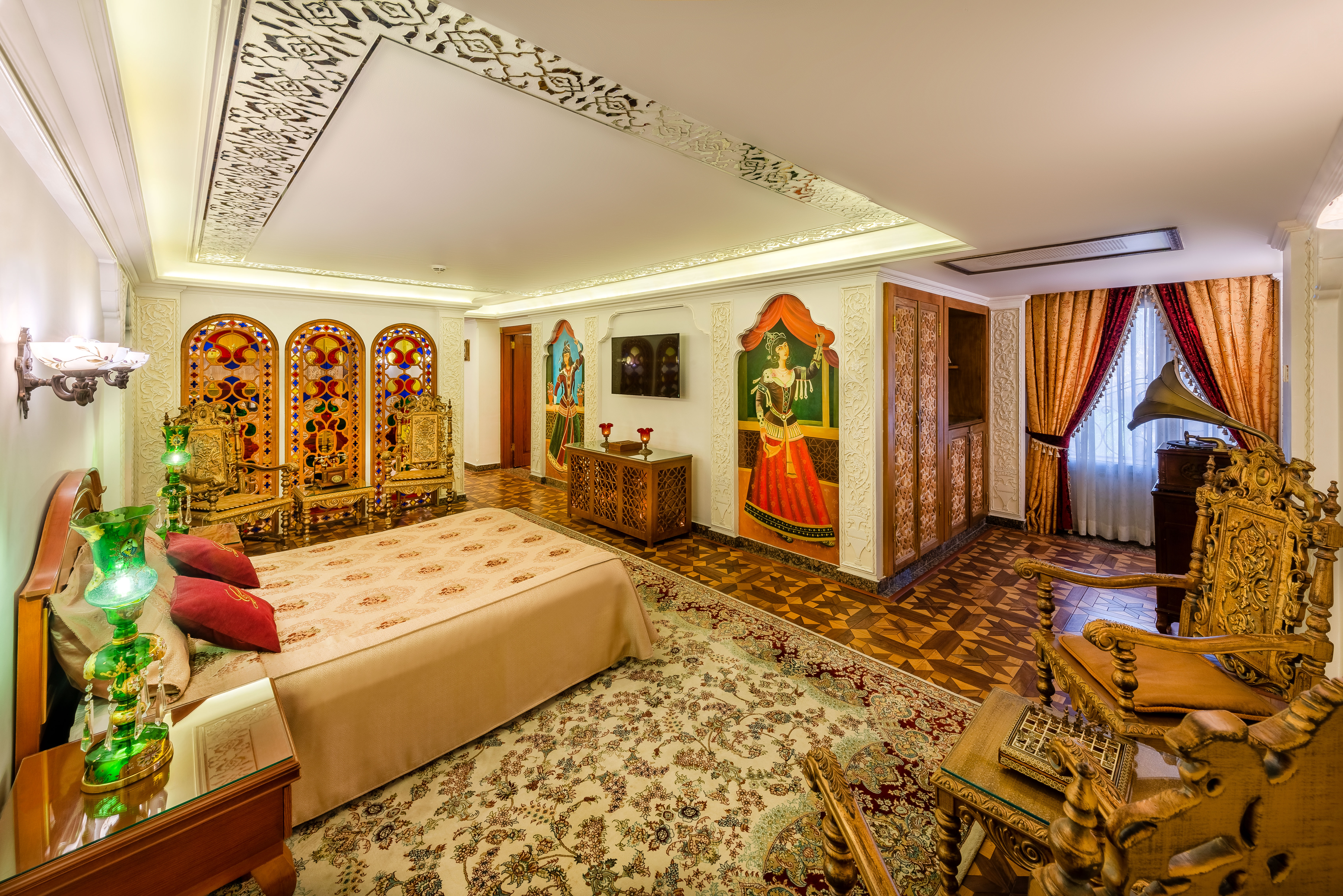 Golden Palace Hotel