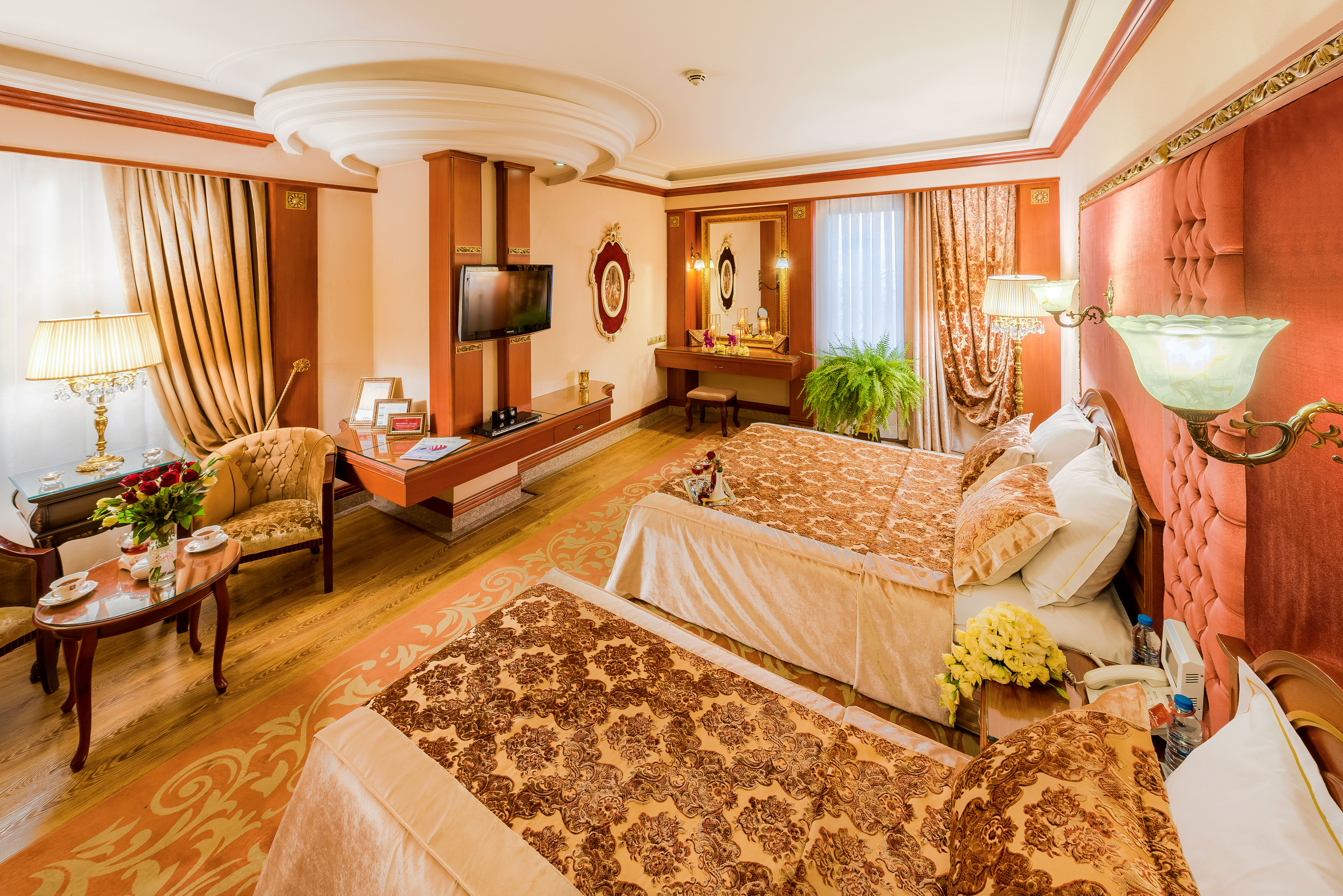 Golden Palace Hotel