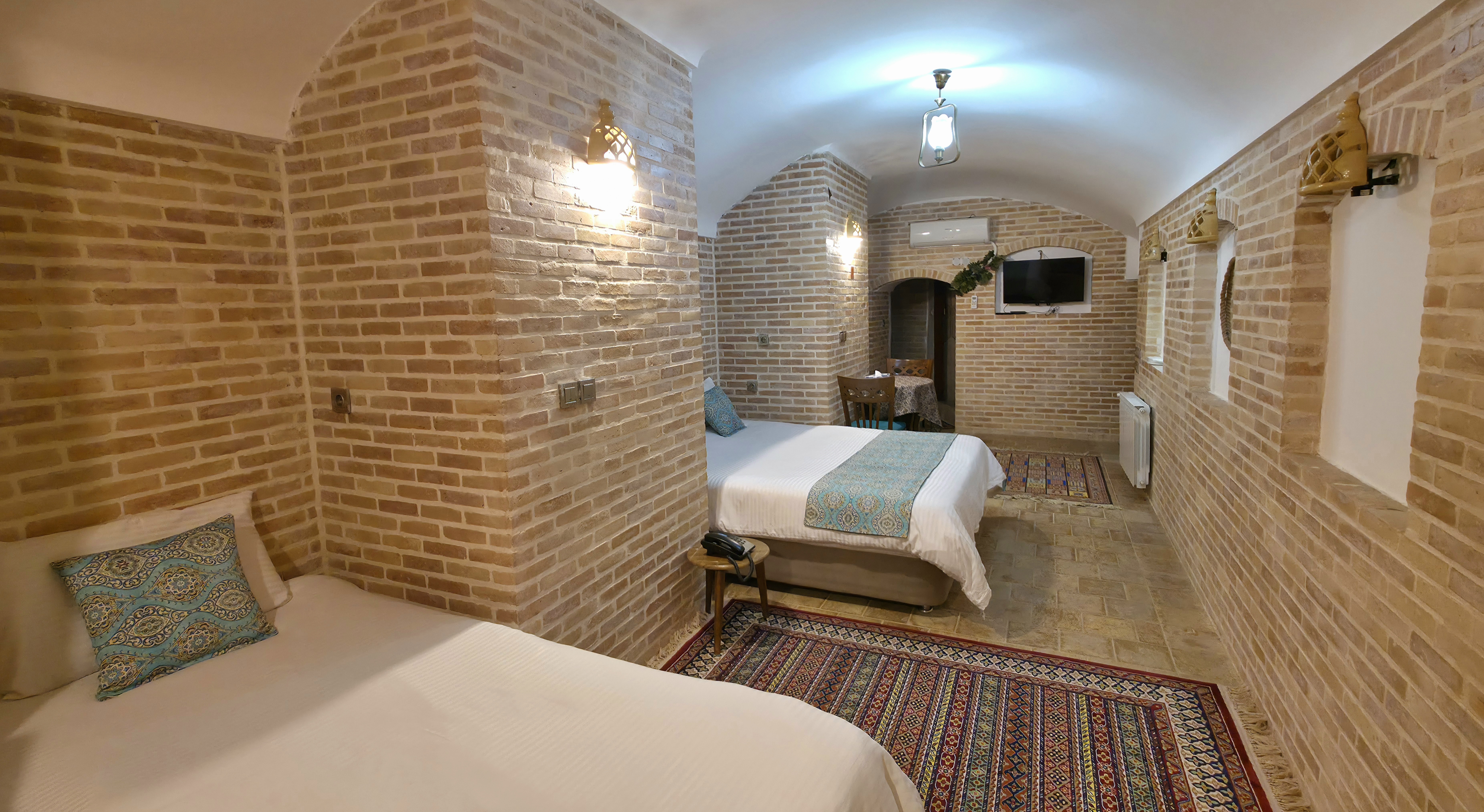 Malamir Hotel