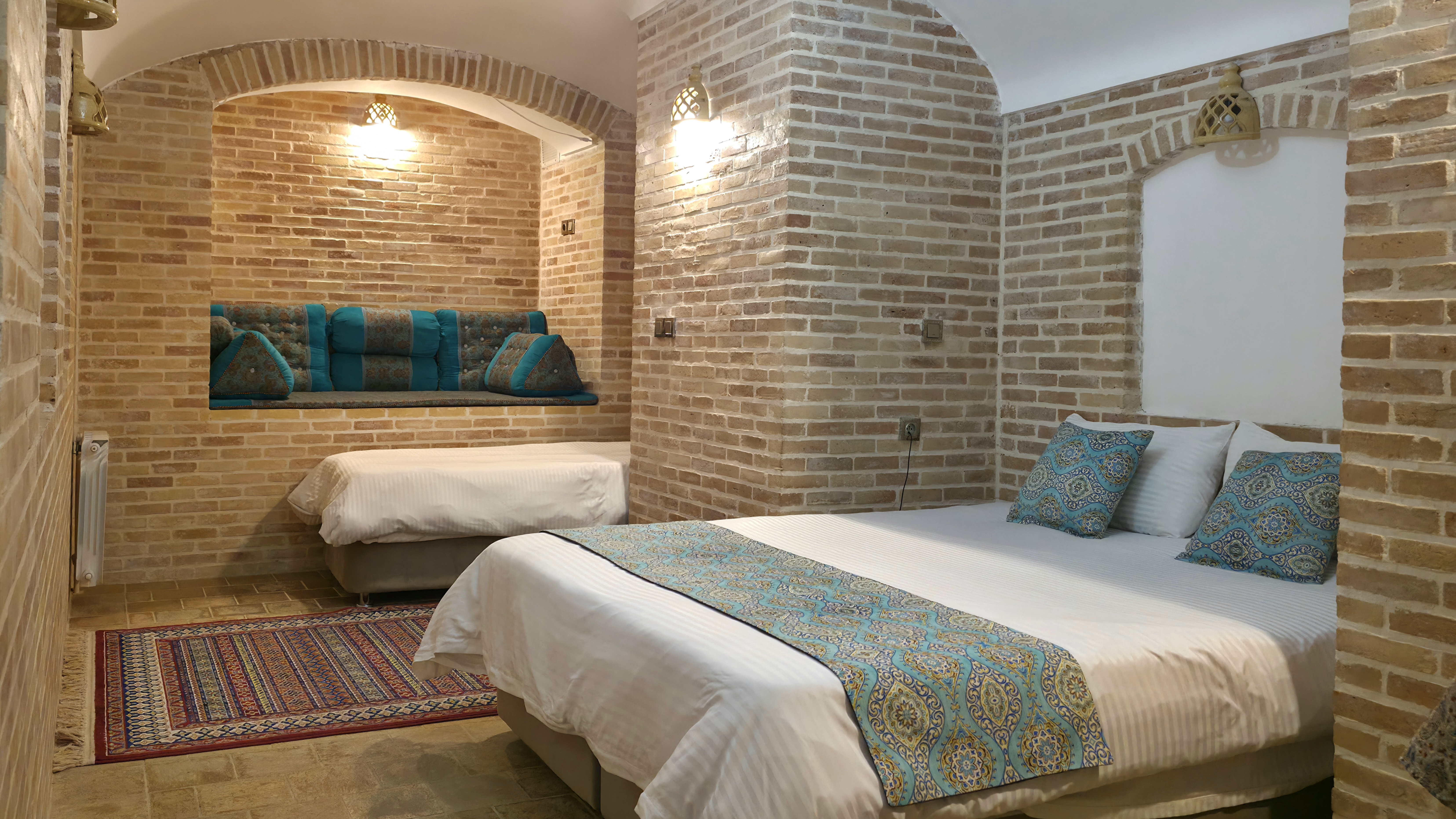 Malamir Hotel