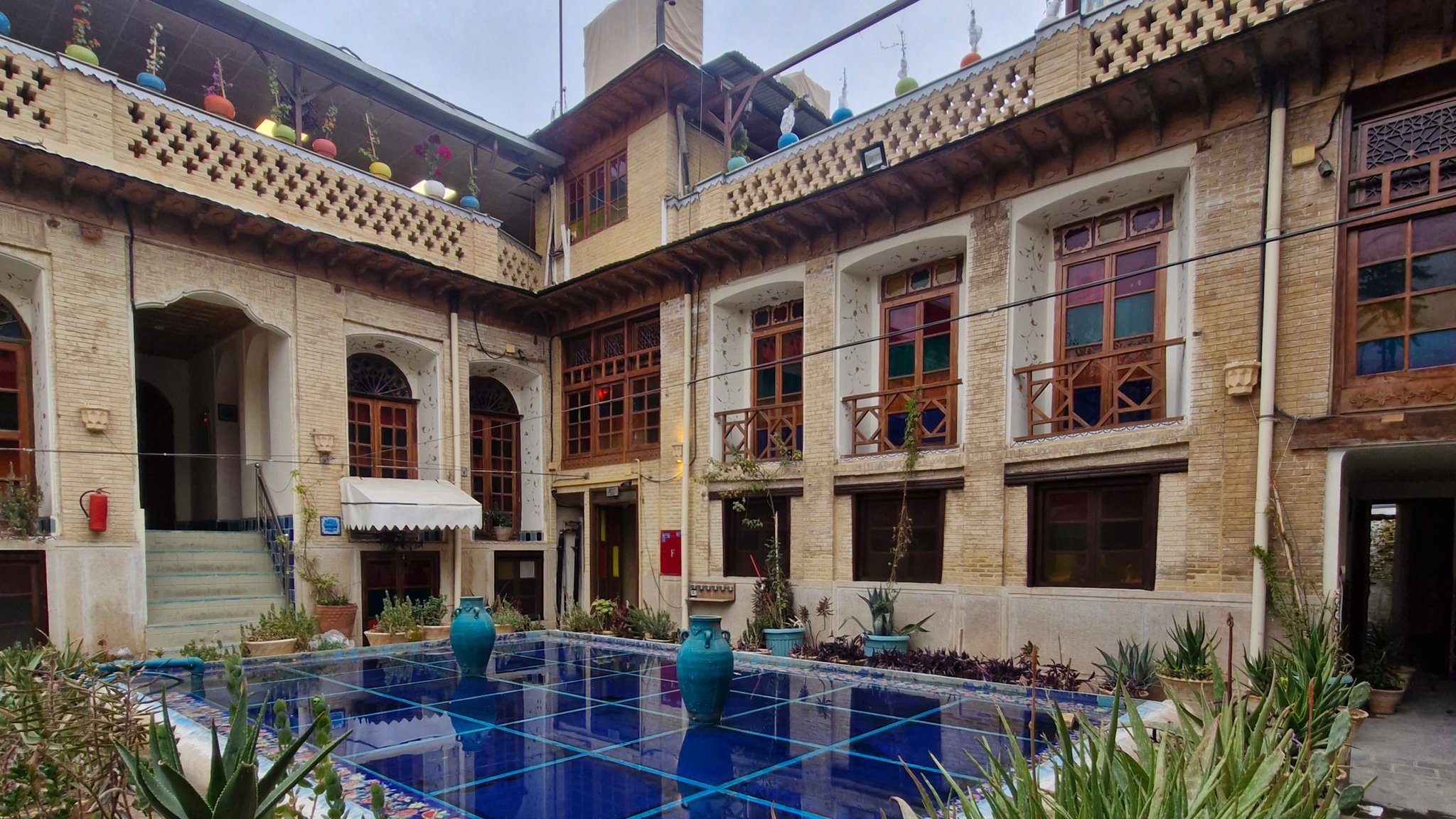 هتل سنتی نیایش شیراز فضای داخلی هتل