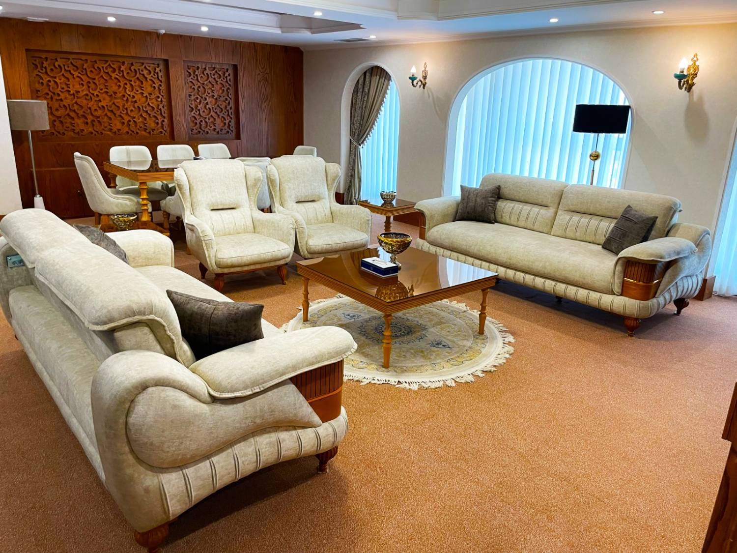 Khursheed-e-Hashtom Rauf Kowsar Hotel