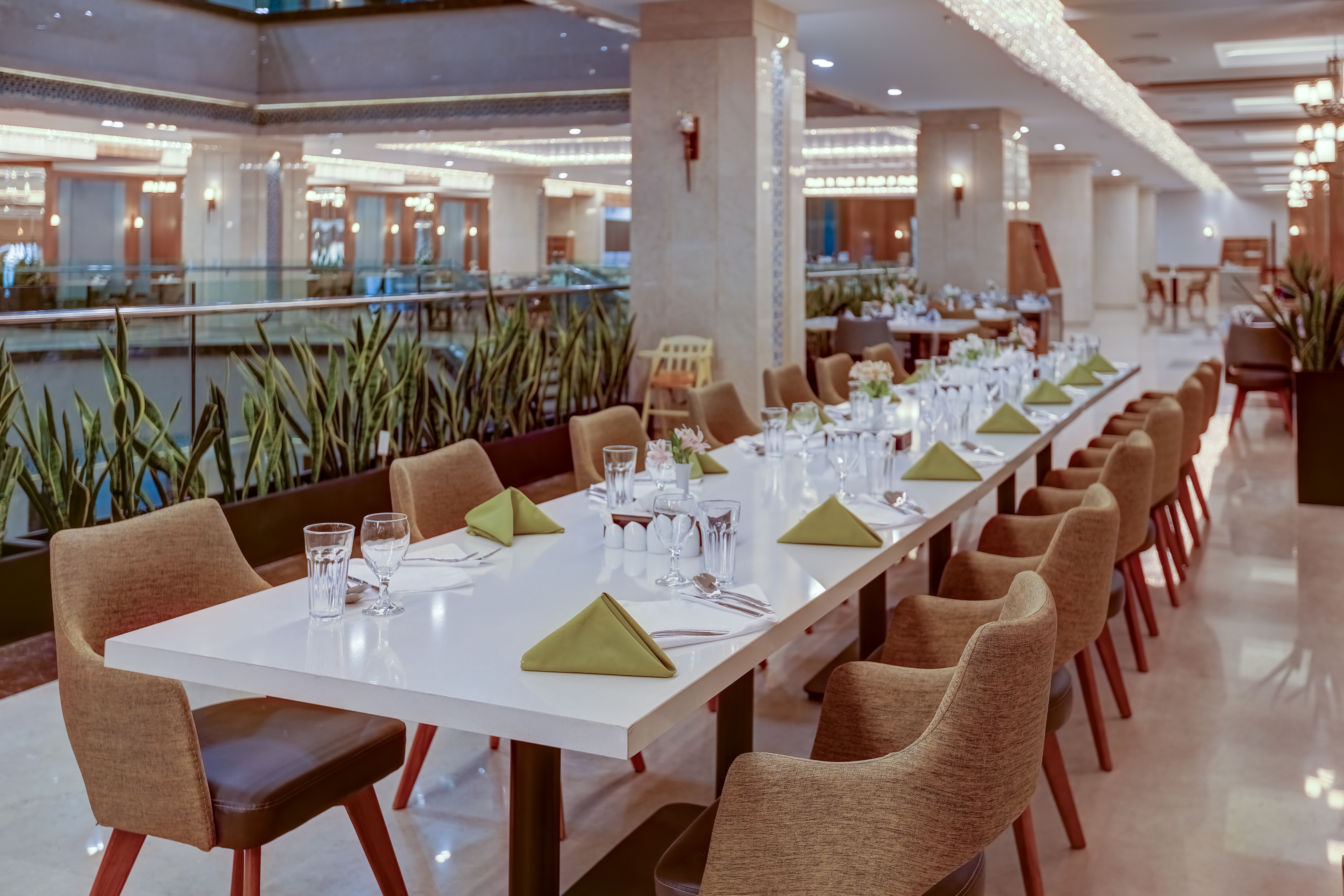 Khursheed-e-Hashtom Rauf Kowsar Hotel