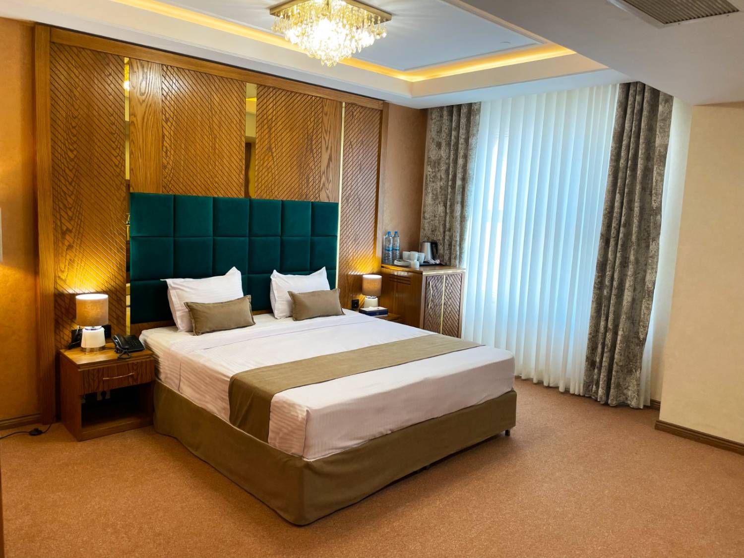 Khursheed-e-Hashtom Rauf Kowsar Hotel