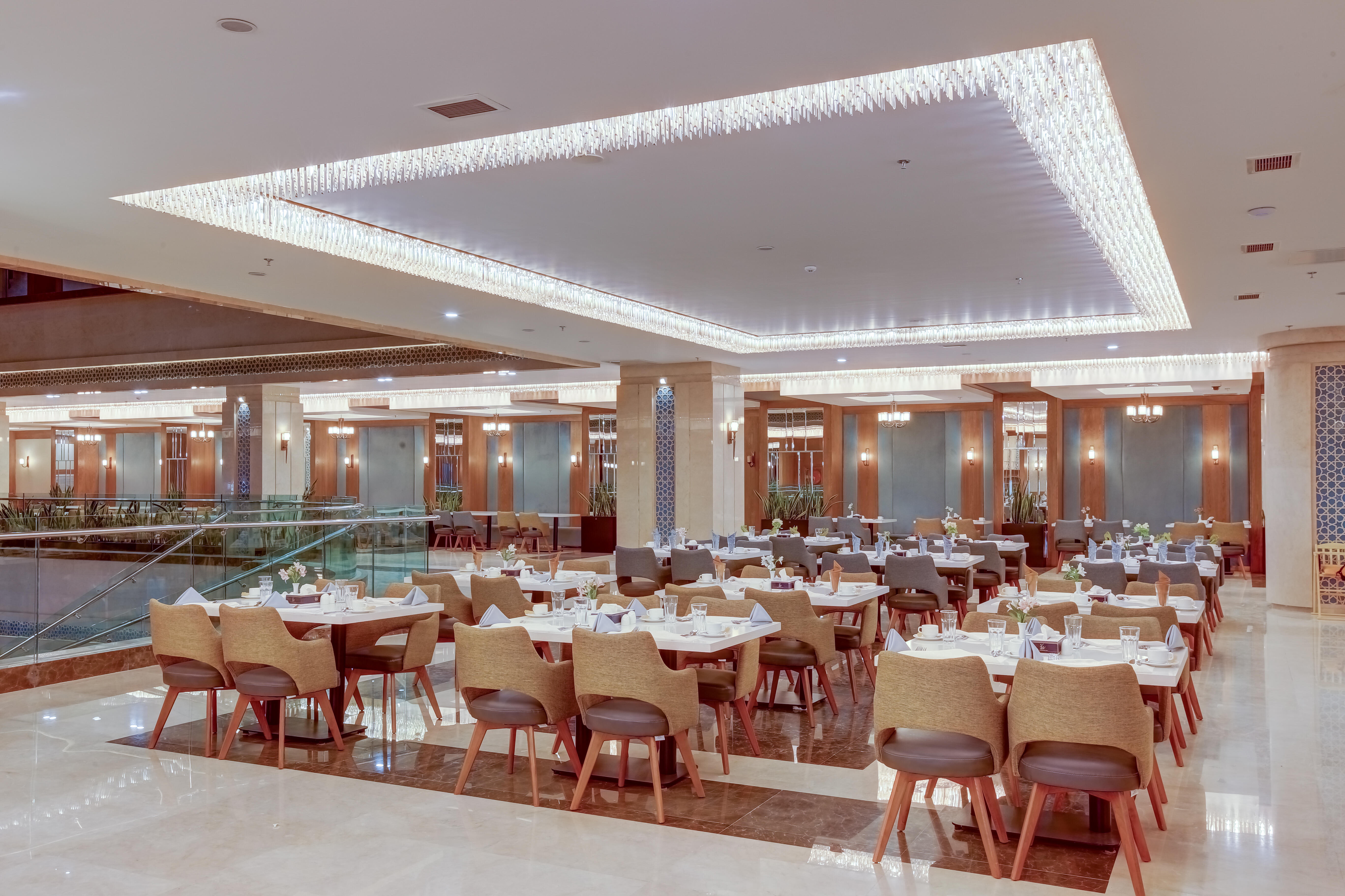 Khursheed-e-Hashtom Rauf Kowsar Hotel