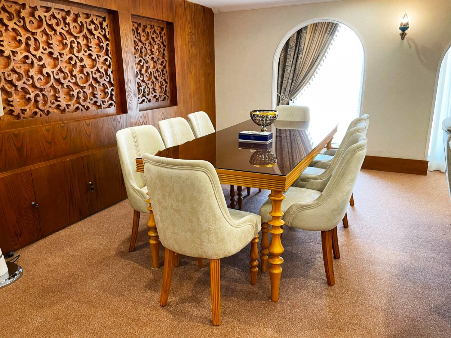 Khursheed-e-Hashtom Rauf Kowsar Hotel