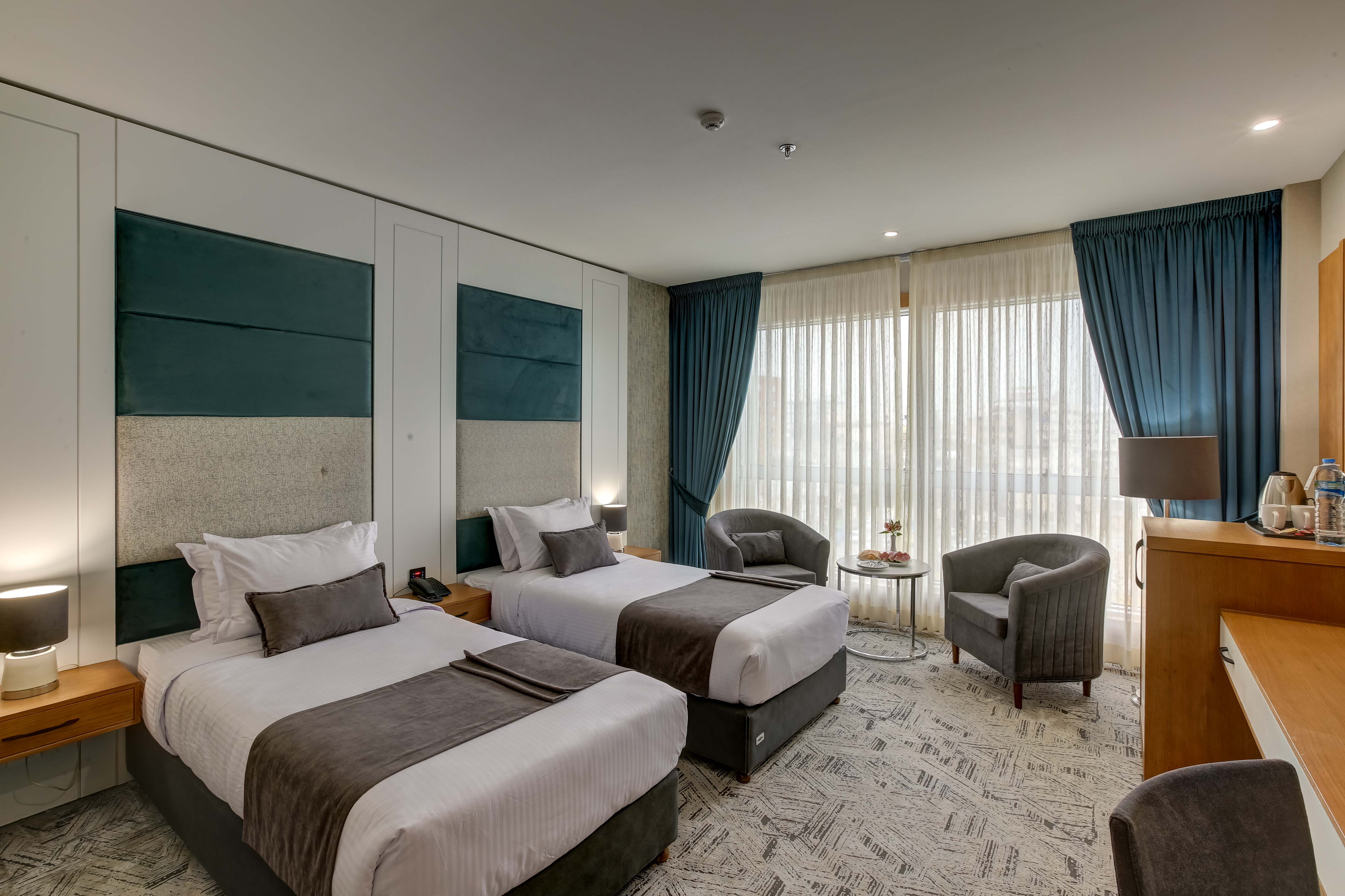Khursheed-e-Hashtom Rauf Kowsar Hotel