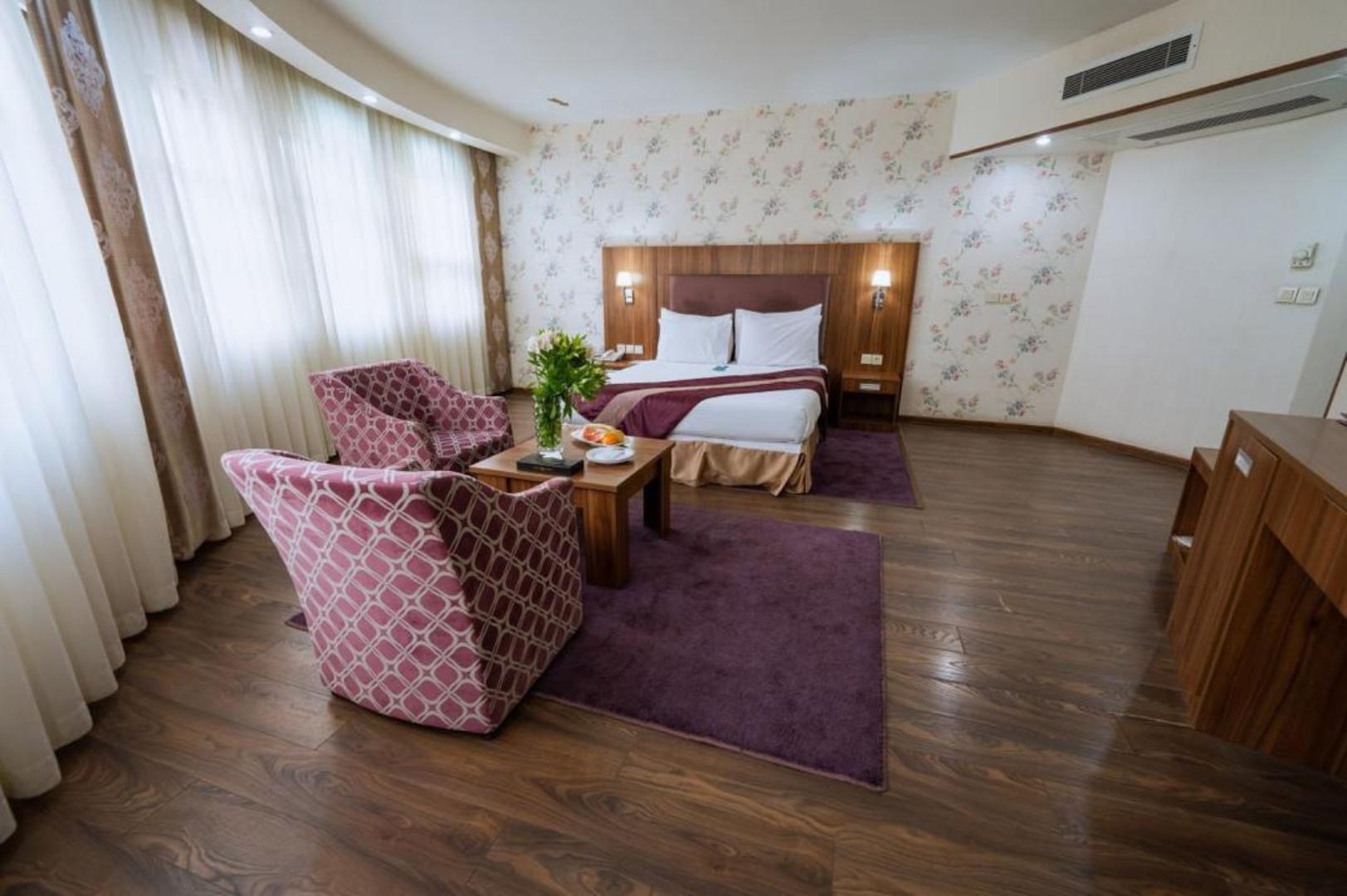 هتل پارسیان شیراز فضای داخلی اتاق‌ها