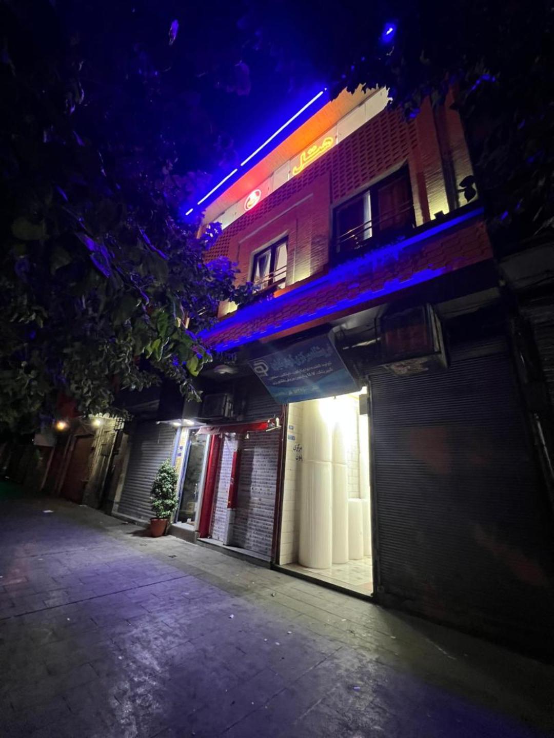 Rose, Tehran