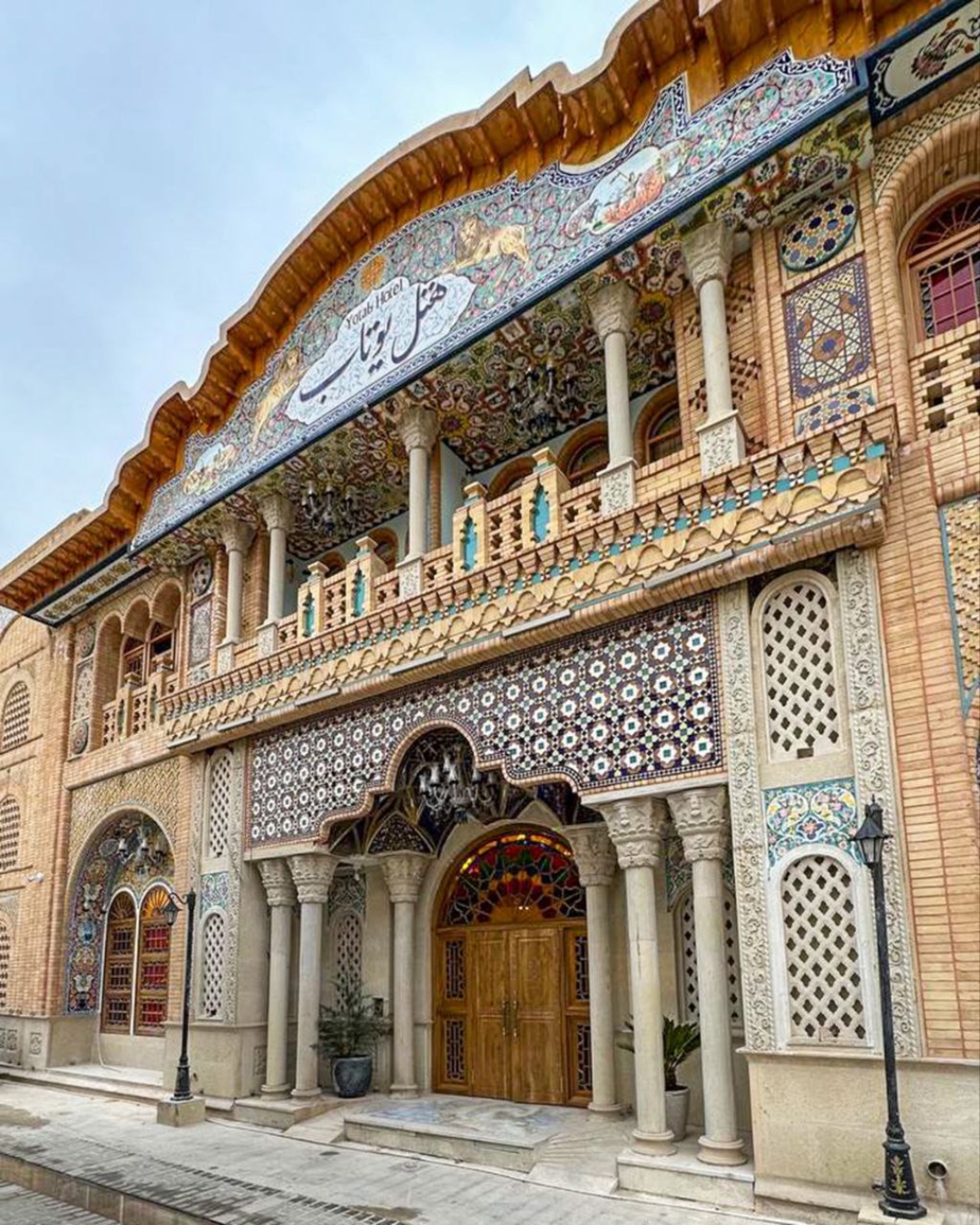 Youtab, Shiraz