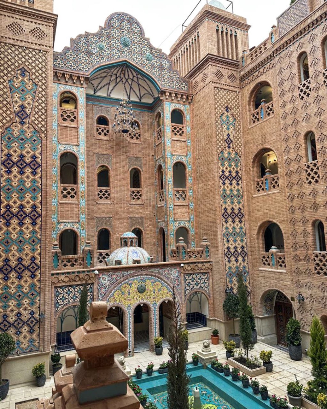 Youtab, Shiraz