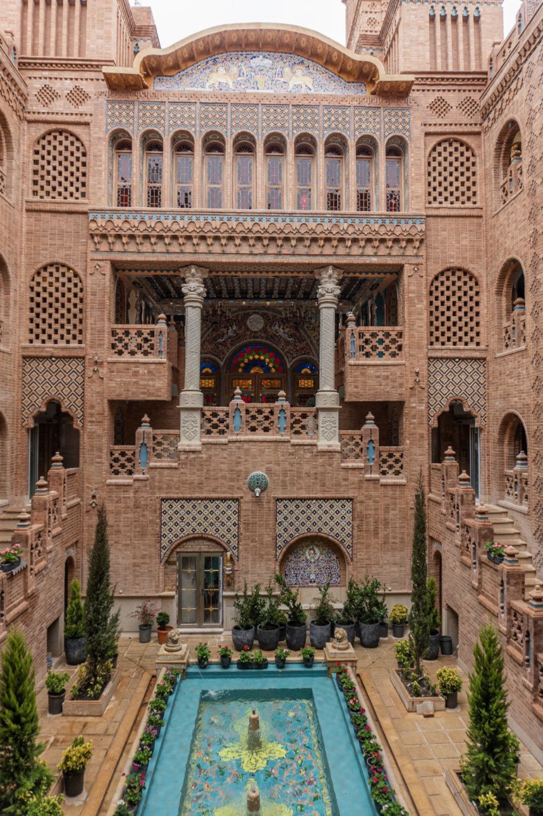 Youtab, Shiraz