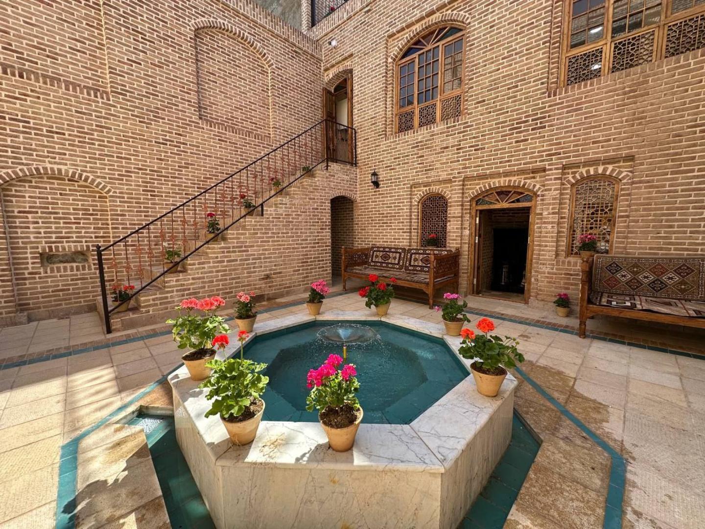 Khaneh Yar Guesthouse Qazvin, Qazvin