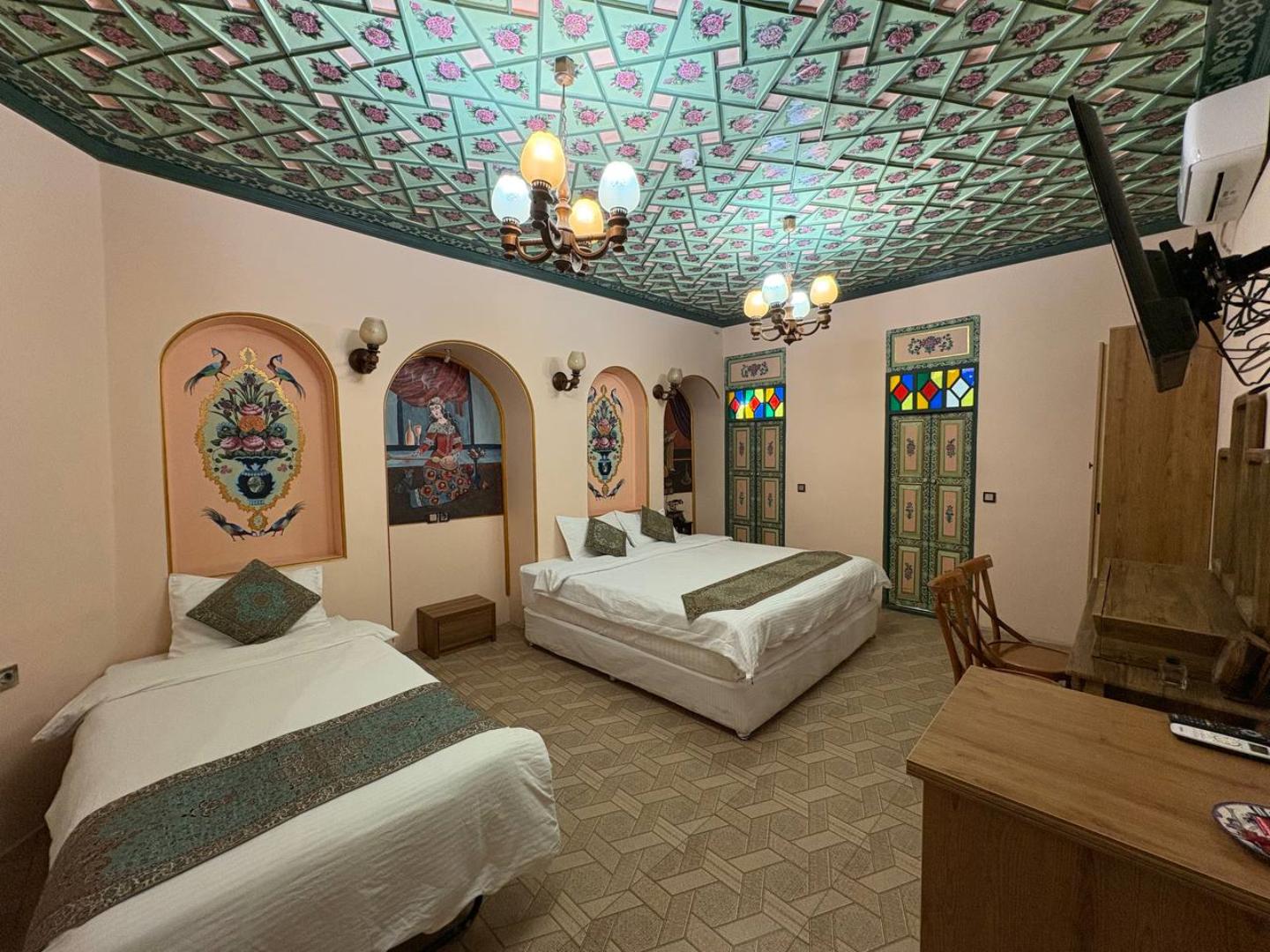 Rad Hotel Shiraz, Shiraz — photo 5