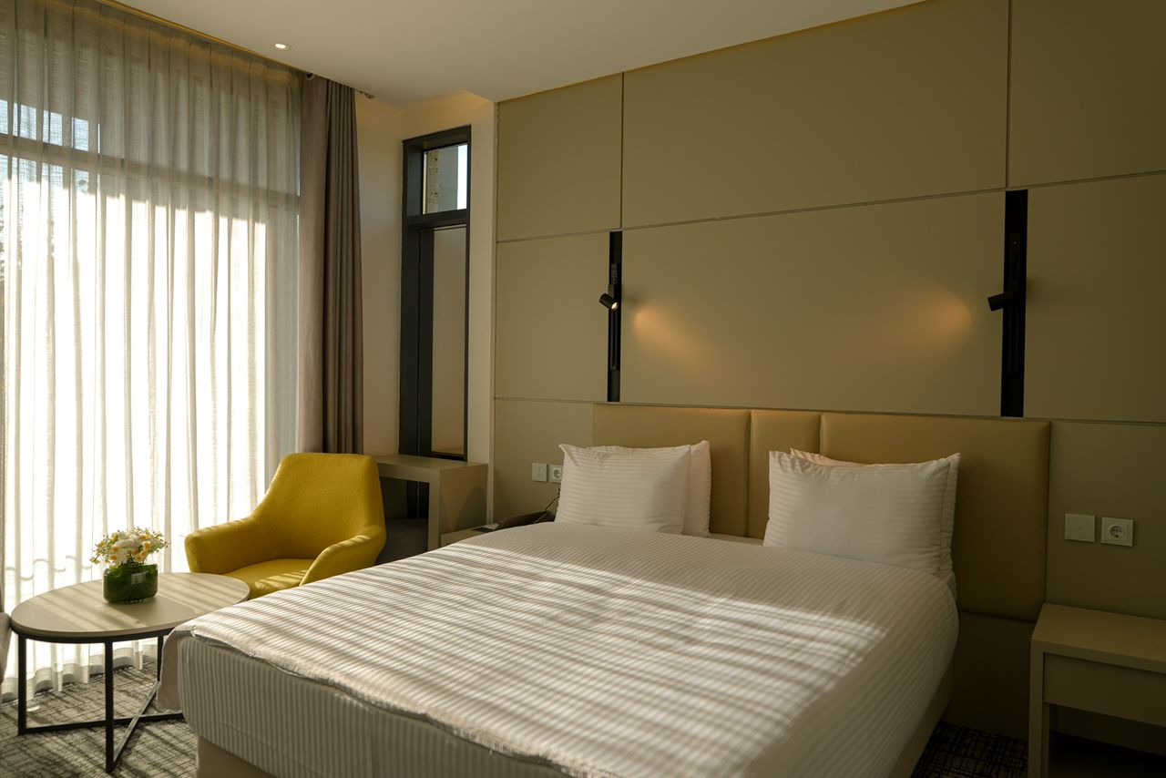 هتل رونیاس شیراز اتاق دو تخته دابل