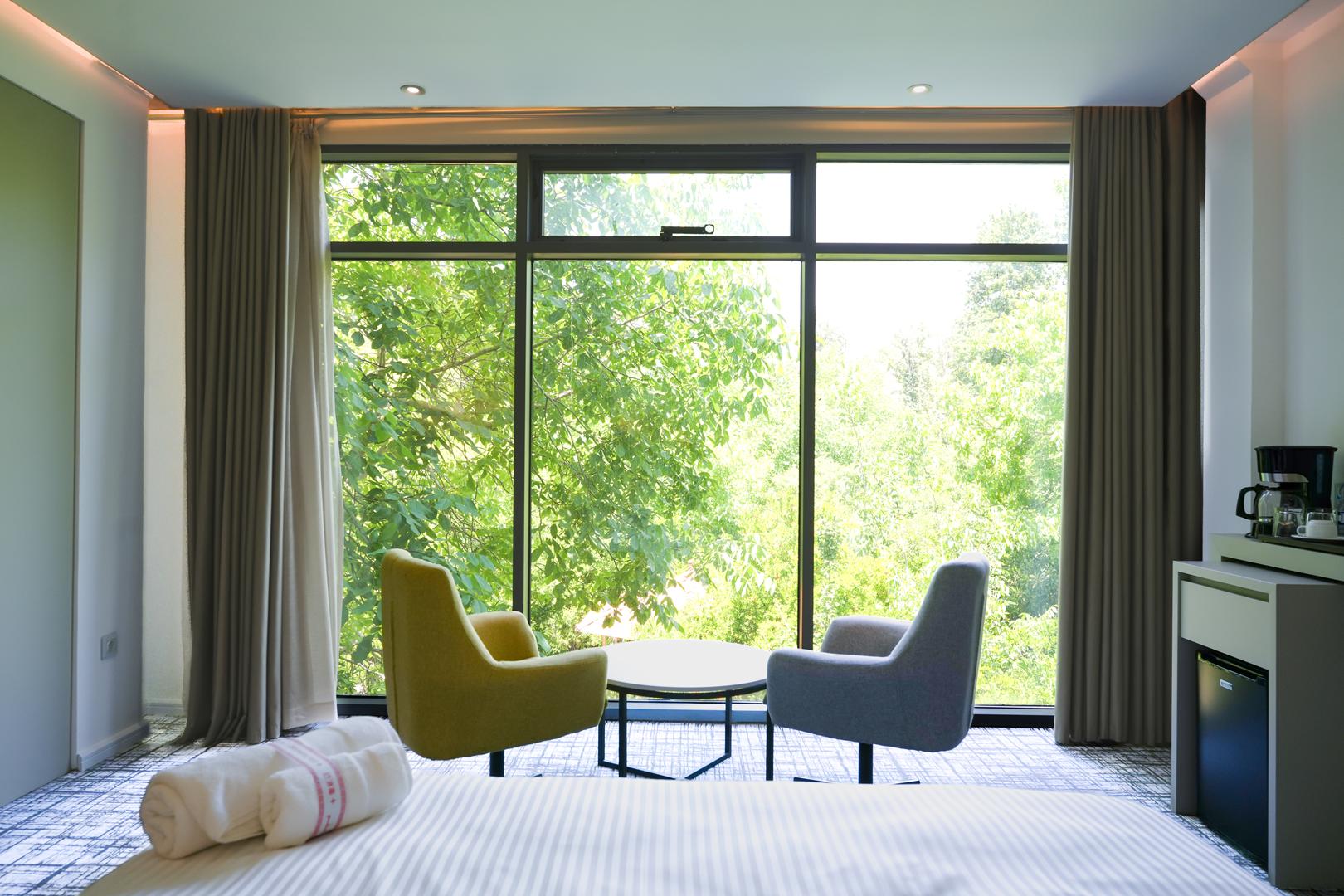 هتل رونیاس شیراز فضای داخلی اتاق‌ها