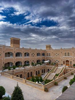 هتل داد یزد محوطه هتل