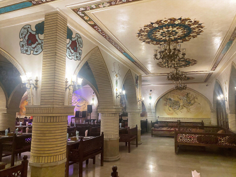هتل آریانا شیراز رستوران سنتی