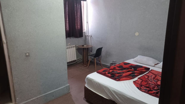 مهمانسرا پاییز اردبیل اتاق دو تخته با سرویس بهداشتی اختصاصی