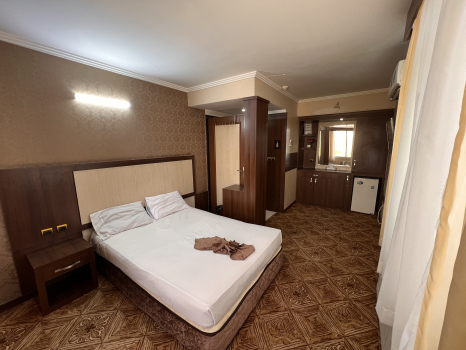 هتل سفیران مشهد فضای داخلی اتاق‌ها