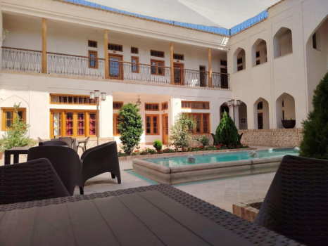 هتل ساباط اصفهان فضای محوطه هتل