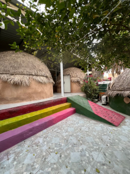 مهمانسرا دنج بندرهرمز فضای محوطه