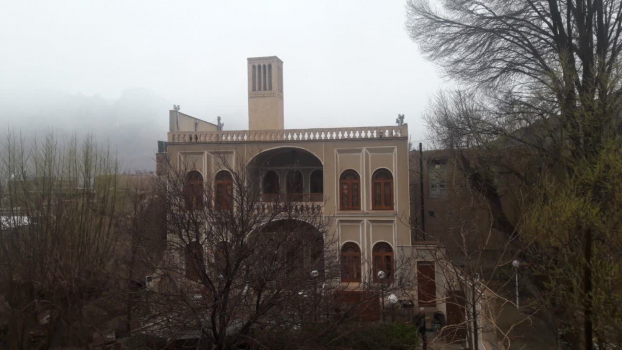 اقامتگاه بوم‌گردی حاجی خان تفت فضای داخلی