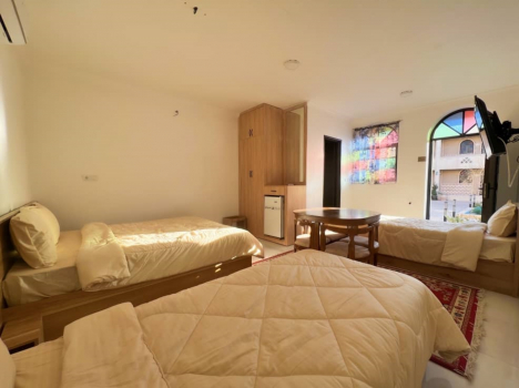 هتل کهکشان یزد فضای داخلی اتاق‌ها