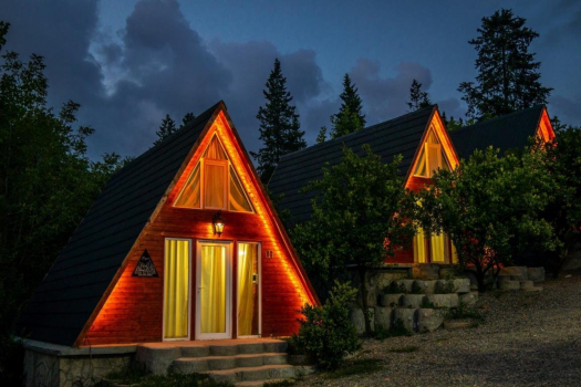 خانه مسافر بام هیرکانی شیرگاه اتاق سروناز