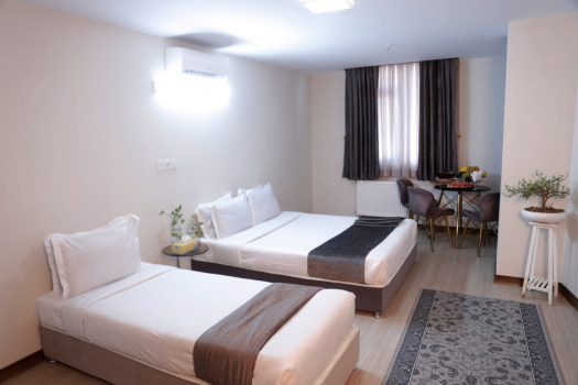 هتل پیشان کرج فضای داخلی اتاق‌ها