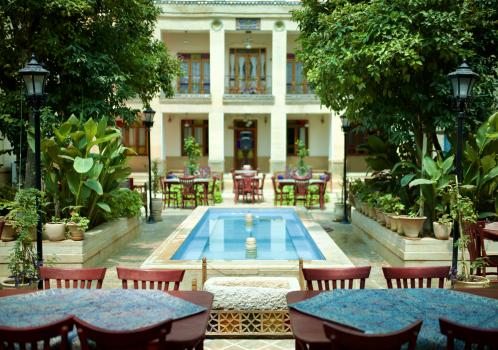 بوتیک هتل سنتی آناهید شیراز فضای محوطه داخلی