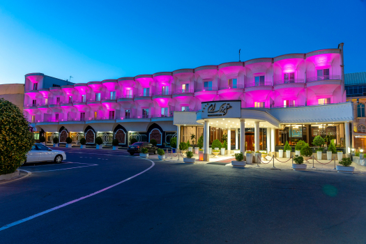 هتل بزرگ ارم تهران نمای بیرونی