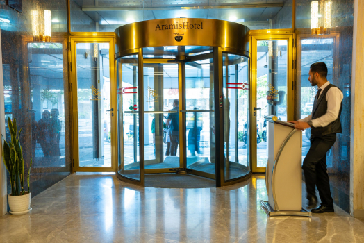 هتل آرامیس تهران ورودی هتل