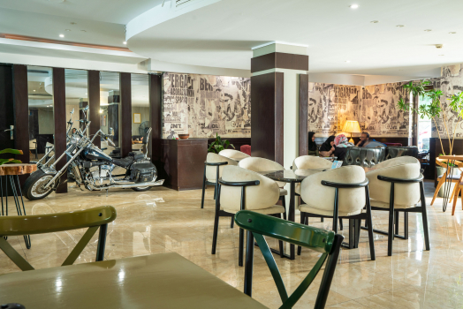 هتل پارسیان اوین تهران کافی‌شاپ